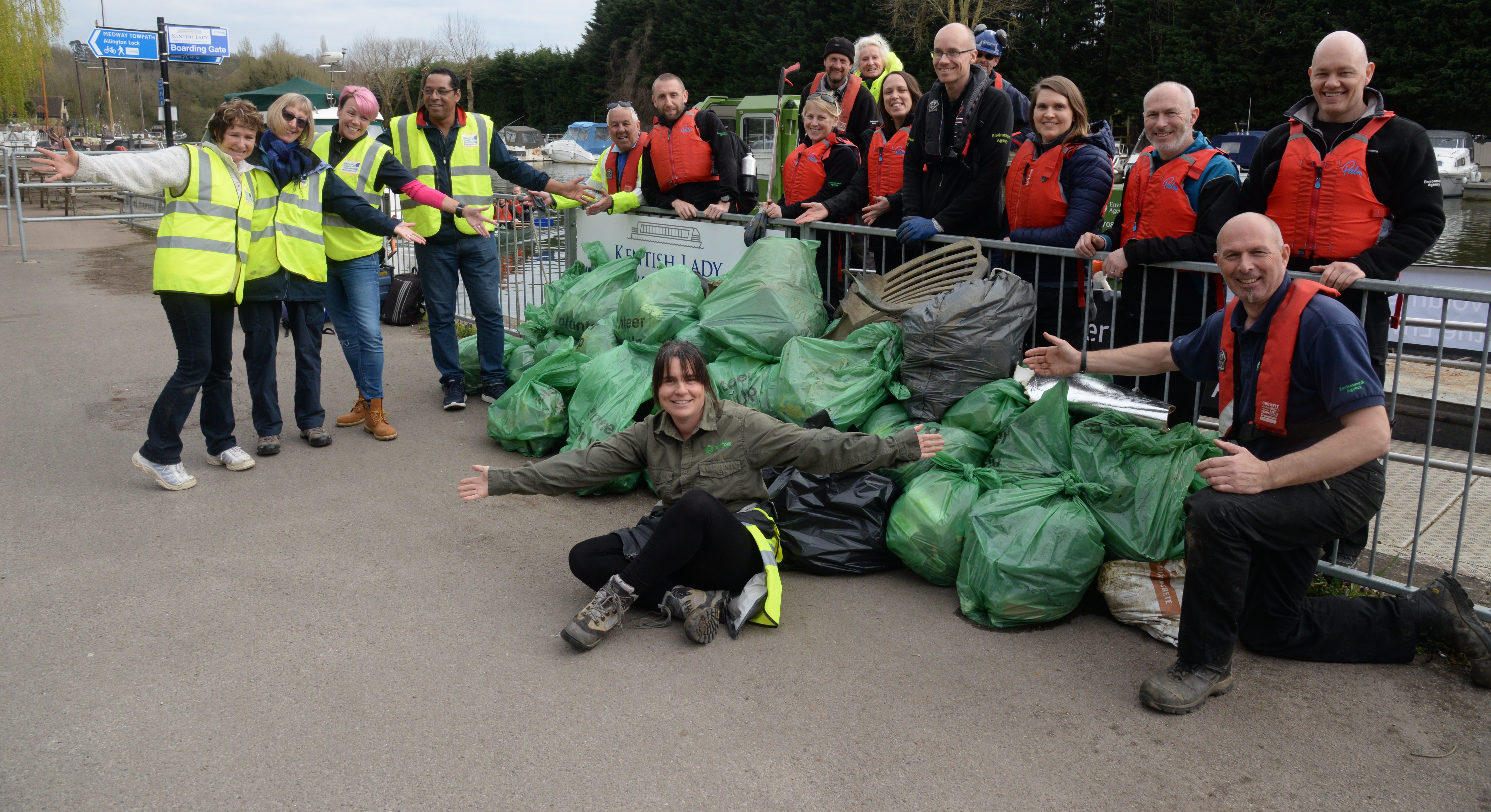 Medway Clean Up Volunteer and Environment Agency Group Photo